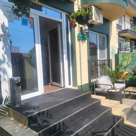 House 2 招待所 艾福雷诺德