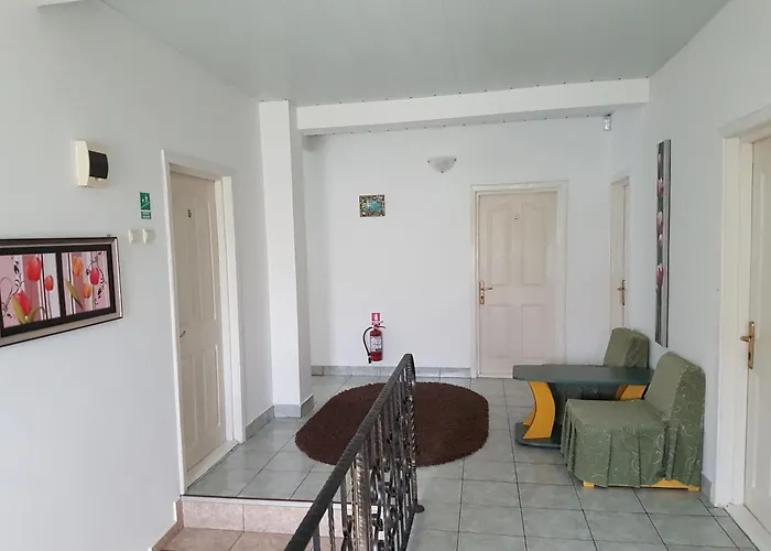 House 2 * 艾福雷诺德