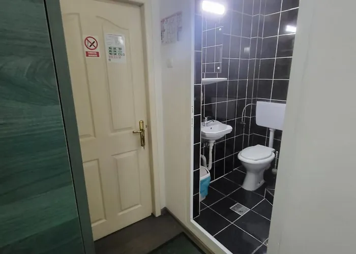 招待所 House 2 艾福雷诺德