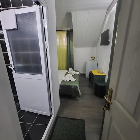 House 2 إيفوري نورد