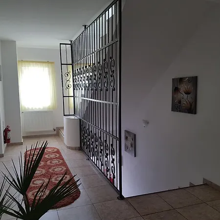 Gasthof House 2 *